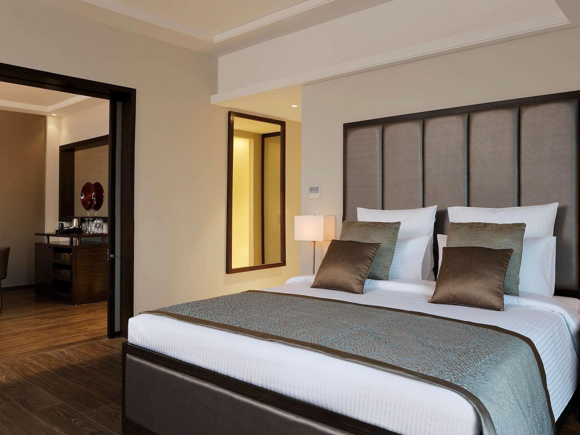 Novotel Lucknow Gomti Nagar Exterior foto
