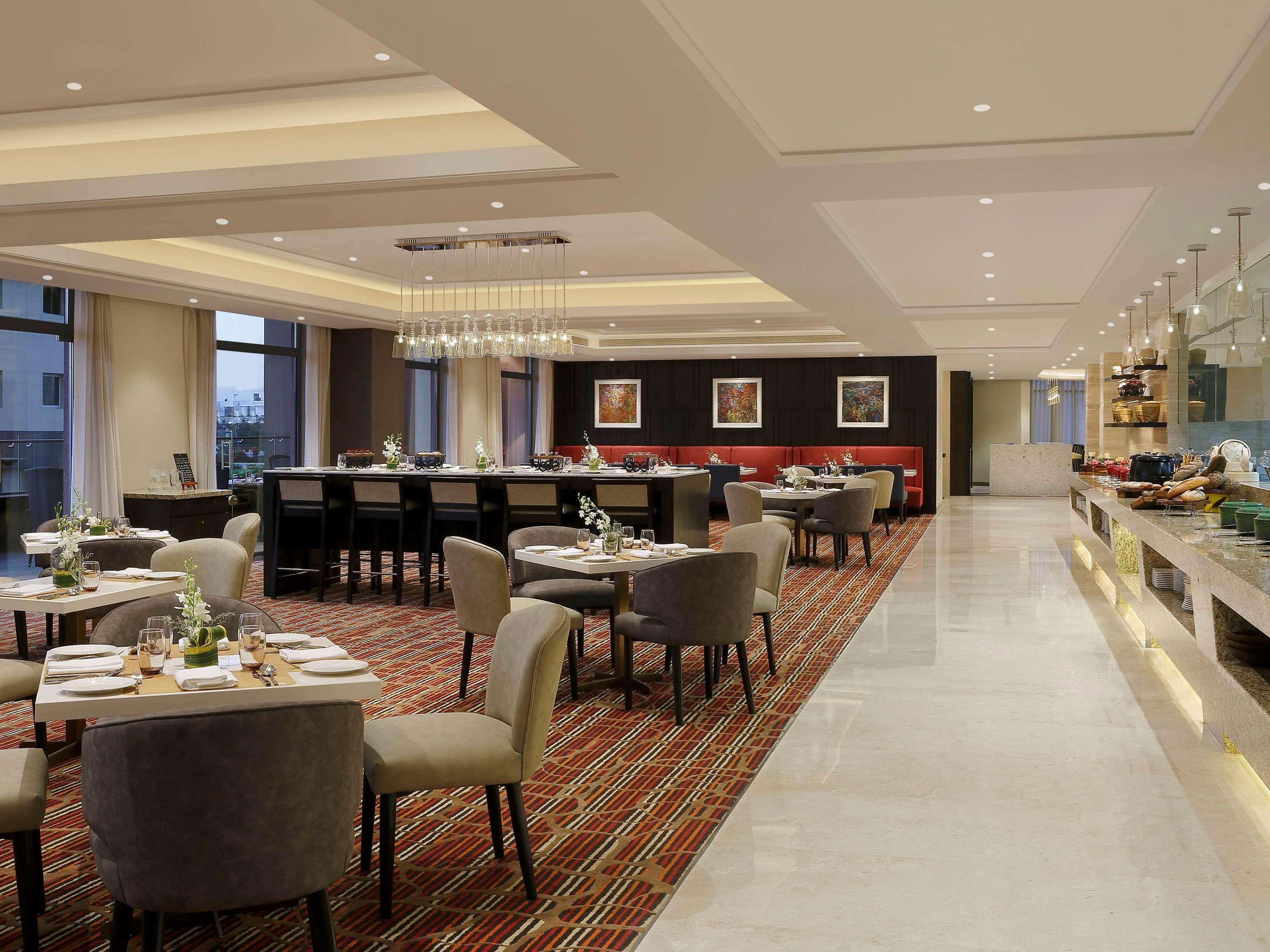 Novotel Lucknow Gomti Nagar Exterior foto