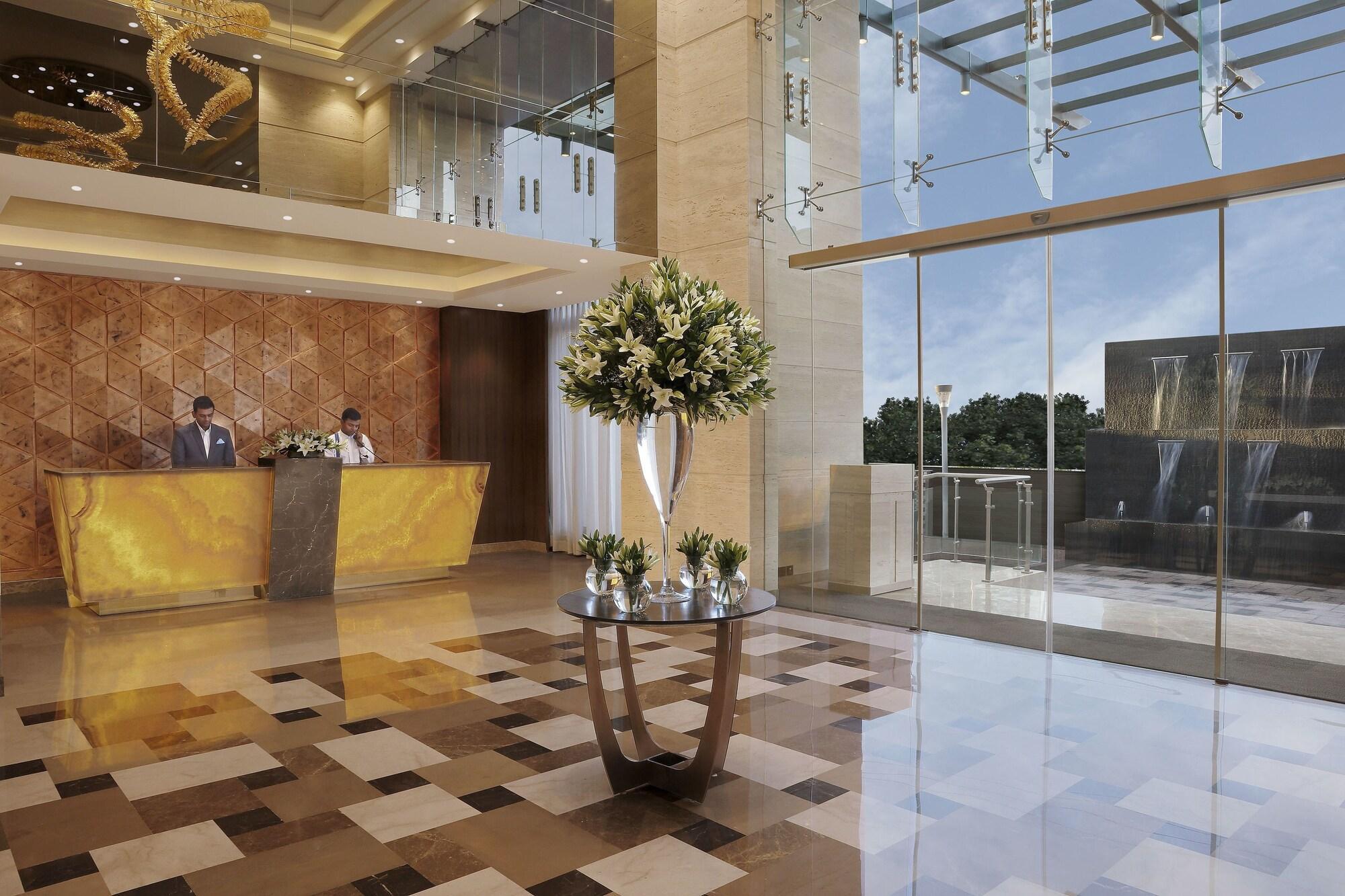 Novotel Lucknow Gomti Nagar Exterior foto